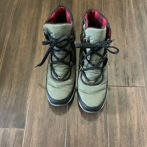 Sorel Whitney Short Lace Boot Alpine Tundra Olive Green Winter Size 10